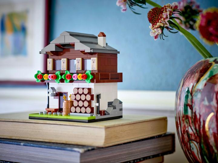 Actual product image LEGO 40594 Houses of the World 3 Limited Edition (40594)