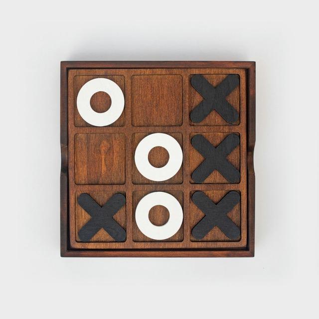 Immagine prodotto Luckies Tic-Tac-Toe (Tedesco, Francese, Italiano, Inglese, Svizzero-tedesco)