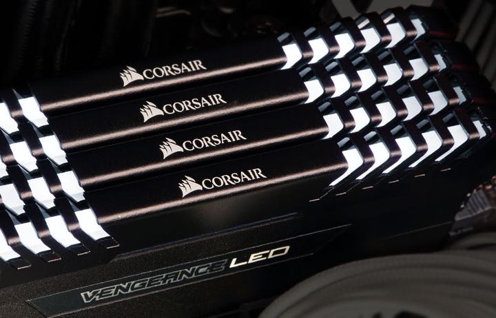 Actual product image Corsair Vengeance LED (4 x 16GB, 3000 MHz, DDR4-RAM, DIMM)