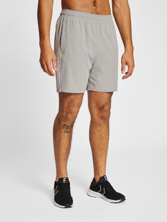 Actual product image hummel hmlTE BASE WOVEN SHORTS (L)