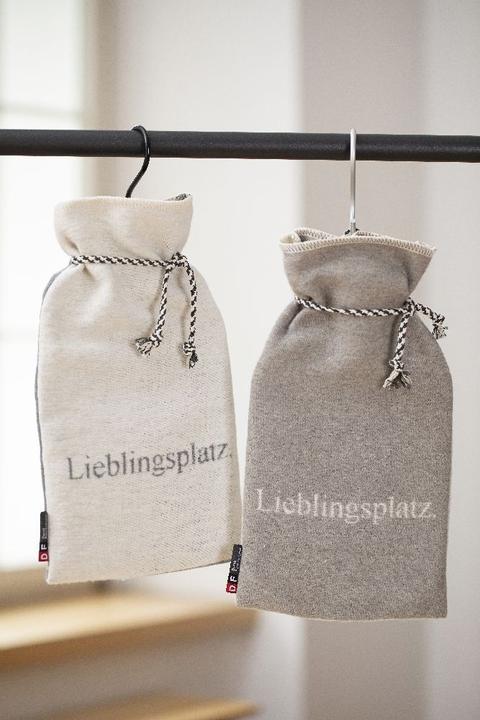 Actual product image David Fussenegger Fussenegger hot water bottle "Lieblingsplatz" 2 litres, with cord raw white (2 l)