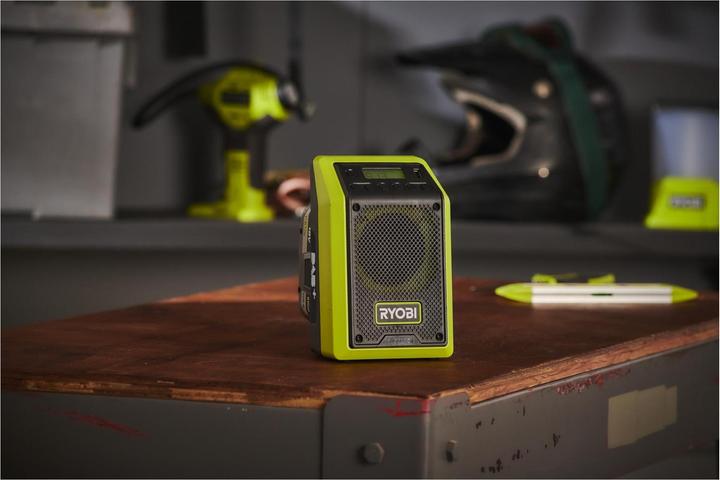 Image du produit Ryobi RRDAB18-0 18 V ONE+ Radio Bluetooth sans fil, DAB/DAB+ Fun (AM, FM, DAB, Bluetooth)