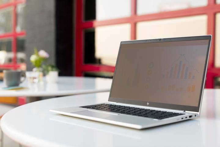Image du produit HP Mobile Thin Client mt46 - Ryzen 3 Pro 4450U / 2.5 GHz - ThinPro - 4 Go RAM - 128 (14", AMD Ryzen 3 PRO 4450U, 4 Go, 128 Go, DE)