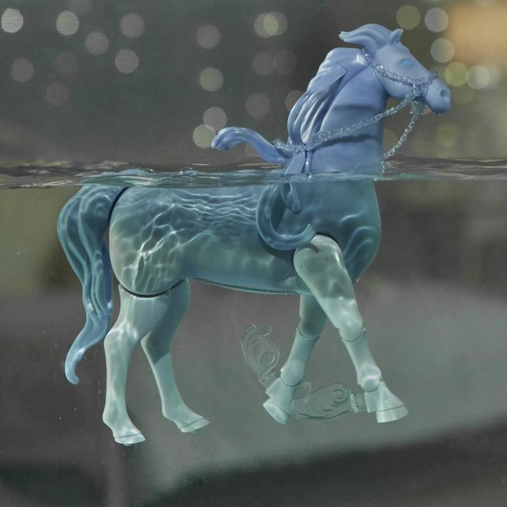 Image du produit Hasbro La magie de l'eau et les plaisirs de la campagne Elsa & Nokk