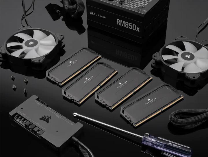 Produktbild Corsair Dominator Platinum RGB (2 x 16GB, 6400 MHz, DDR5-RAM, DIMM)