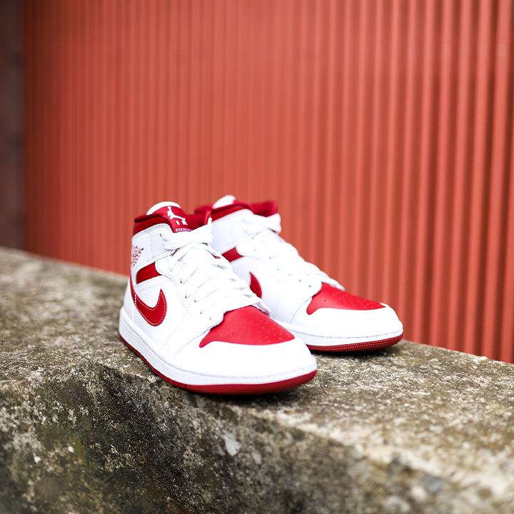 Produktbild Nike Air Jordan 1 (38)