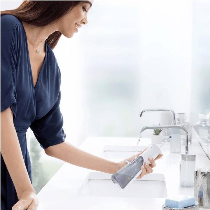 Actual product image Oral-B AquaCare 6