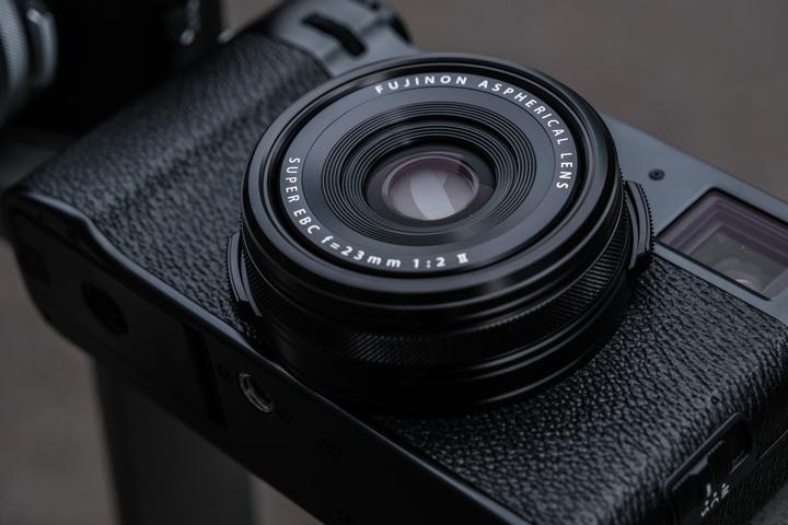 Actual product image Fujifilm X100VI (23 mm, 40.20 Mpx, APS-C / DX)