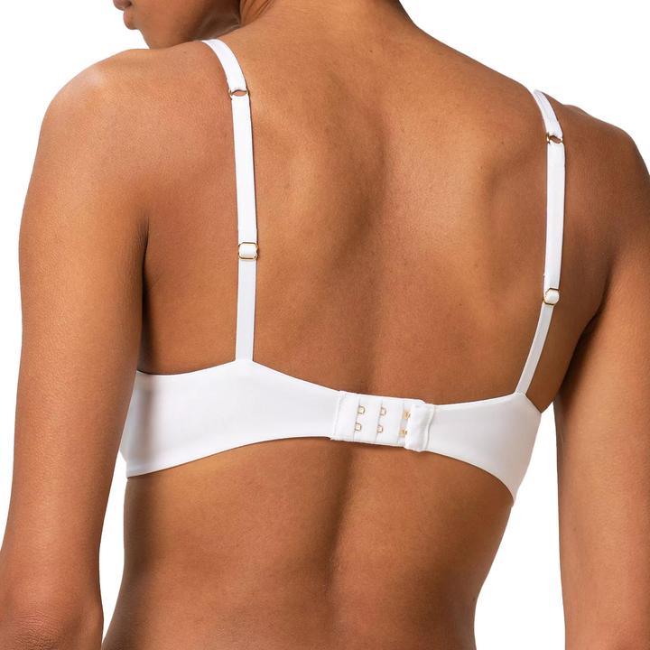 Image du produit Triumph Essentiels de maquillage pour le corps WHU (80 B, Une unité par pack)