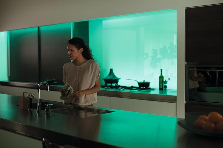 Image du produit Philips Hue Lightstrip Plus (RGBW, 200 cm, Intérieur)