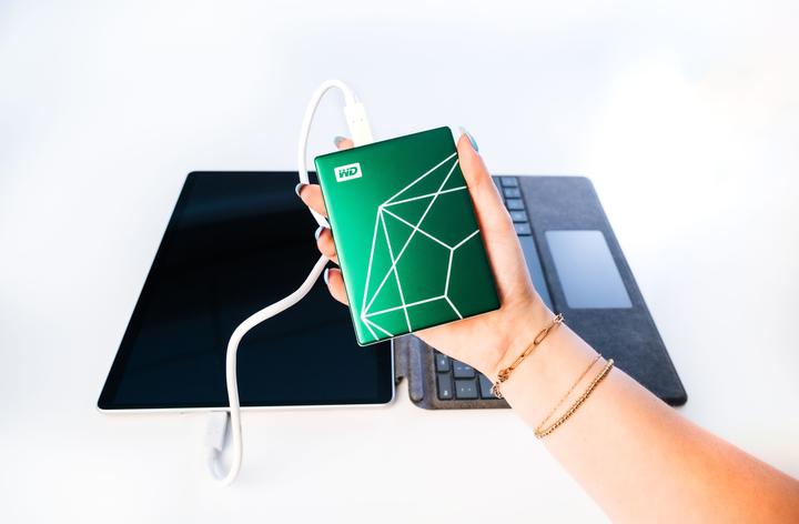 Immagine prodotto WD My Passport Ultra 20th Emerald Anniversary Edition (2 TB)