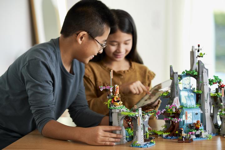 Immagine prodotto LEGO La leggendaria montagna di fiori e frutti (80024, Set LEGO rari, LEGO Monkie Kid)