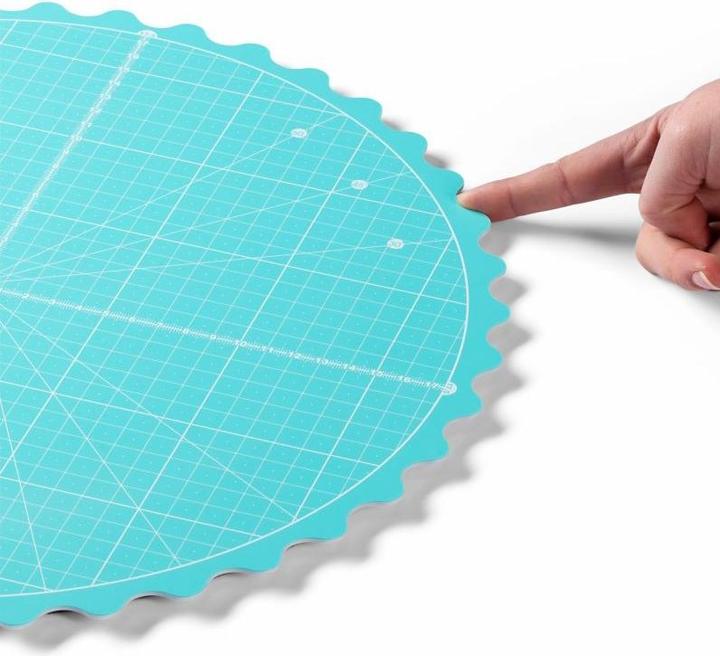 Actual product image Prym Cutting pad round, 35cm diameter ( Love)