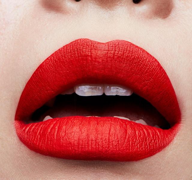 Actual product image MAC Cosmetics Retro Matte Liquid Lipcolour (111 Quite The Standout)