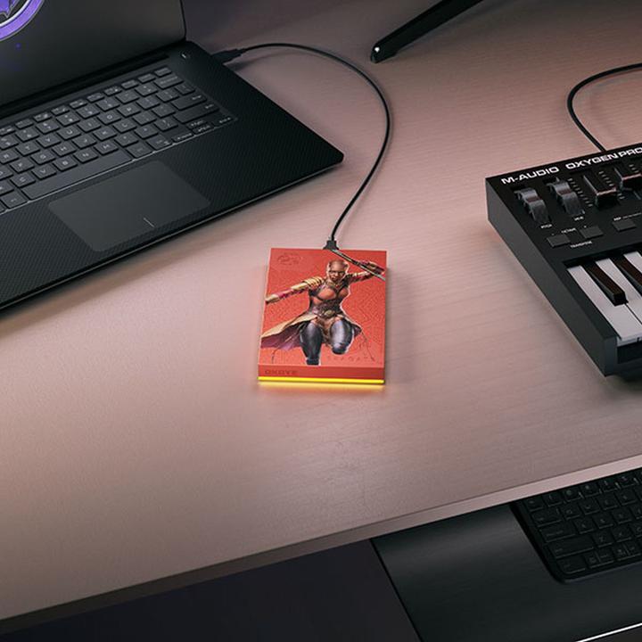 Immagine prodotto Seagate Disco rigido da gioco FireCuda 2TB USB 3.0 Okoye Edizione Speciale (2 TB)