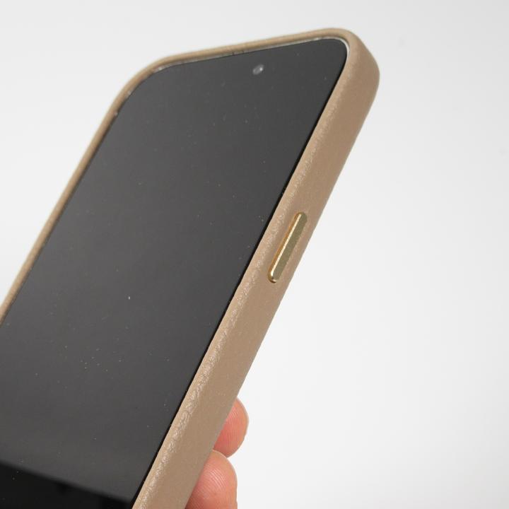 Immagine prodotto PhoneLook Copertina in pelle di vitello di lusso completamente granulata con pulsanti in metallo e MagSafe (Apple iPhone 15)