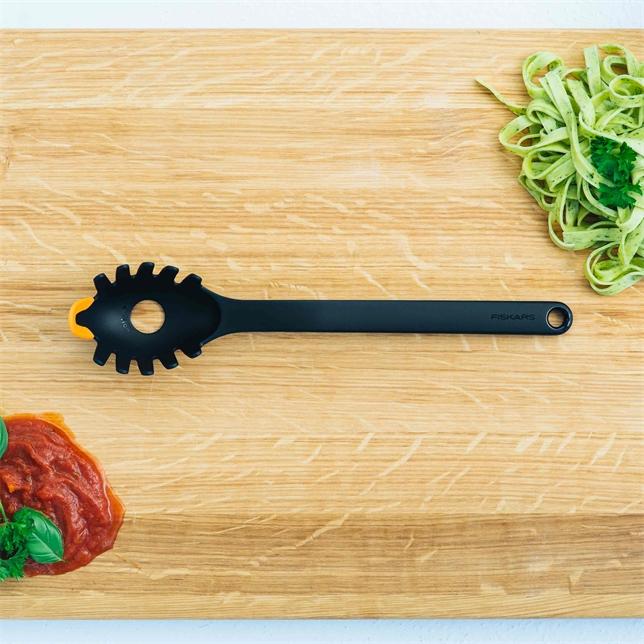 Actual product image Fiskars 1027301 Pasta spoon, black