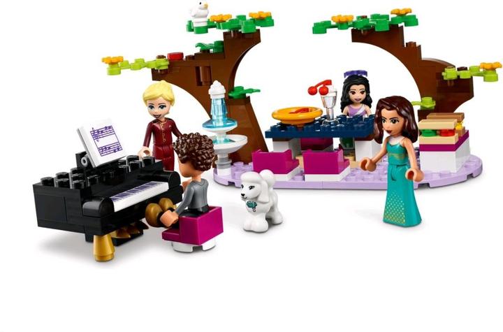 Actual product image LEGO Heartlake City Hotel (41684, LEGO Friends)