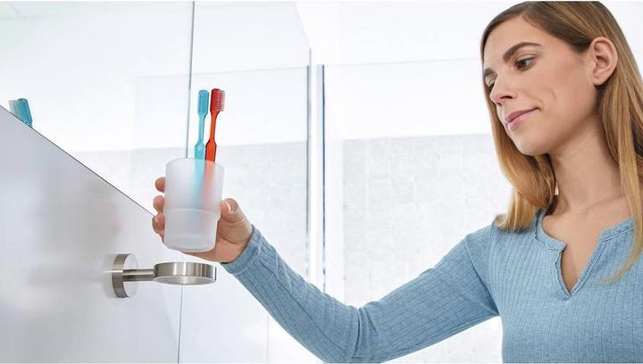 Immagine prodotto tesa Bicchiere per spazzolini MOON con soluzione adesiva senza foratura