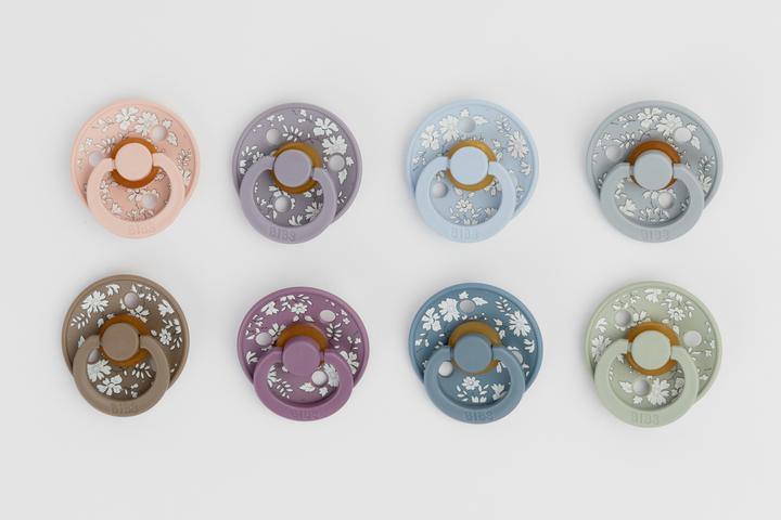 Immagine prodotto Bibs Colore x Liberty Nuggi 2 PACK Lattice Camomilla prato rotondo 0-6m Miscela di legno (2 x, fino a 6 M.)