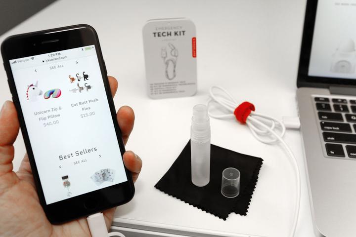 Image du produit Kikkerland Emergency Tech Kit (Housses de protection, Housse)
