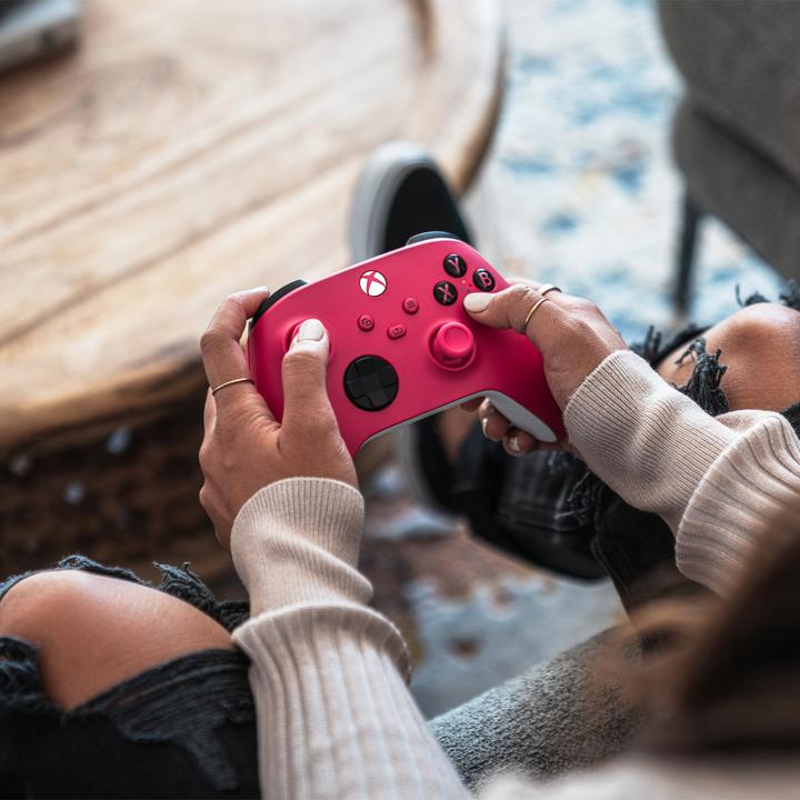 Produktbild Microsoft Xbox Wireless Controller - Deep Pink (Xbox One S, PC, Xbox Series X, Xbox One X, Xbox Series S)