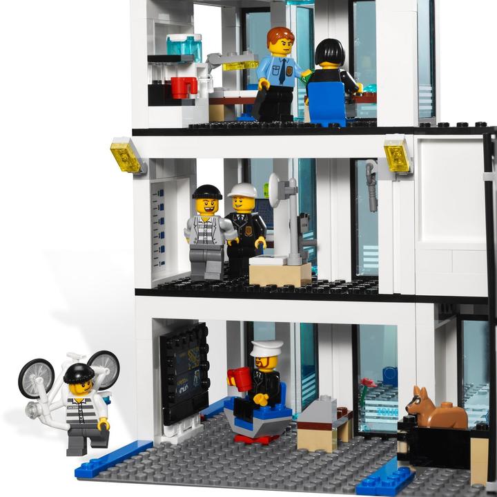 Produktbild LEGO Polizeistation (7498, LEGO City)