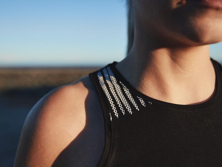 Produktbild Compressport Performance Singlet W (XS)