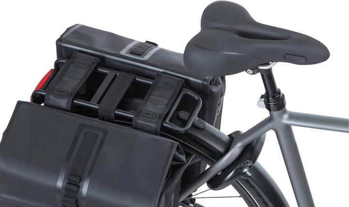 Actual product image Basil Urban Dry Double (50 l, Luggage carrier bag)