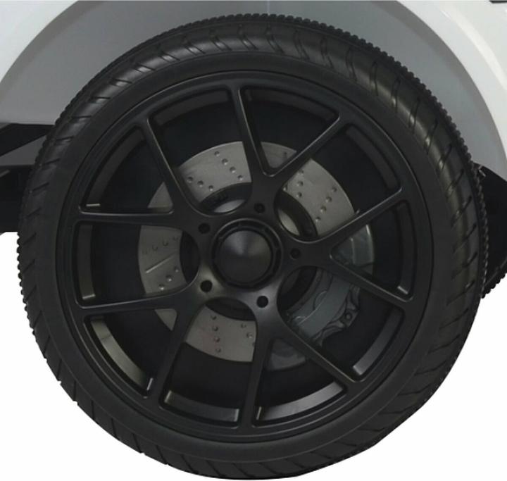 Actual product image Jamara Wheel Ride-on BMW M6 GT3 front