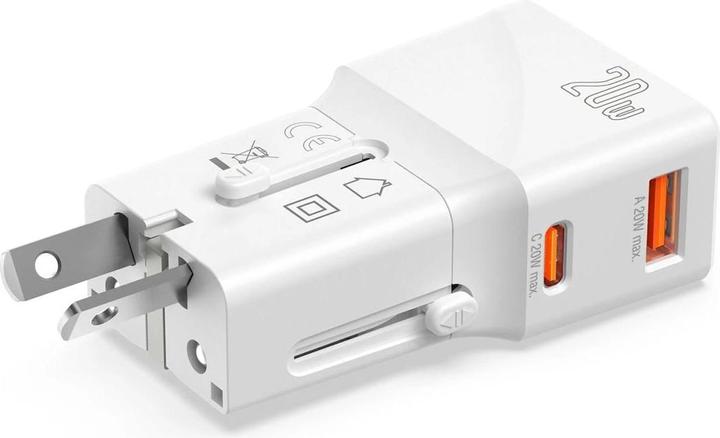 Actual product image 4smarts Nomad world travel adapter