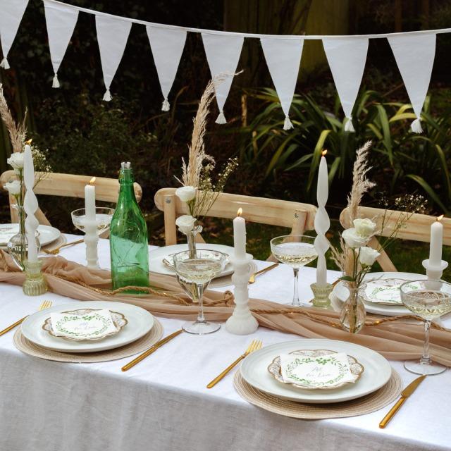 Image du produit TALKING TABLES Wimpelgirlande weiss aus Baumwolle