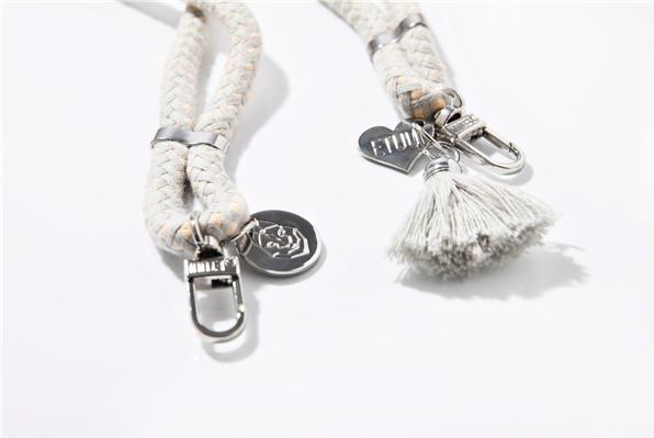 Produktbild Etuui Für Necklace Cover Original hellgrau-silber