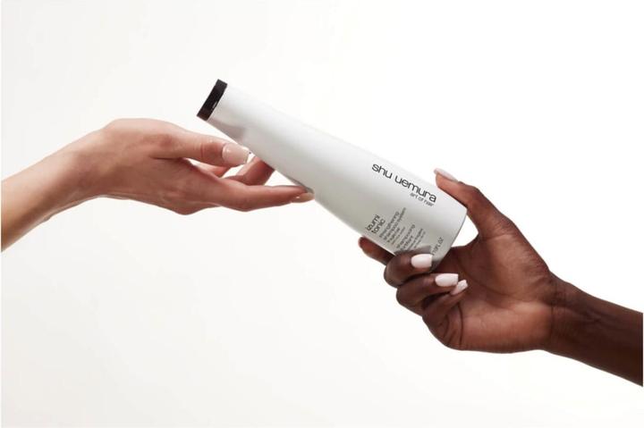 Actual product image Shu Uemura Izumi Tonic (300 ml, Liquid shampoo)