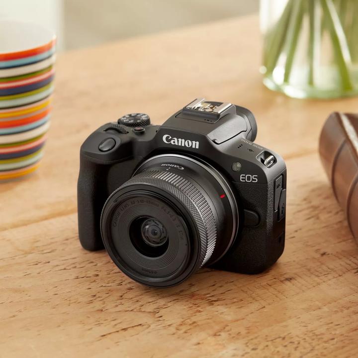 Produktbild Canon EOS R100 Kit (18 - 45 mm, 24.10 Mpx, APS-C / DX)