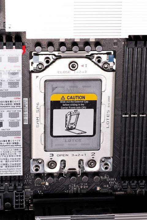 Actual product image ASUS PRO WS WRX90E-SAGE SE (sTR5, AMD WRX90, SSI EEB)