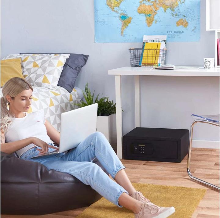 Actual product image Yale Safe laptop (26.90 l)