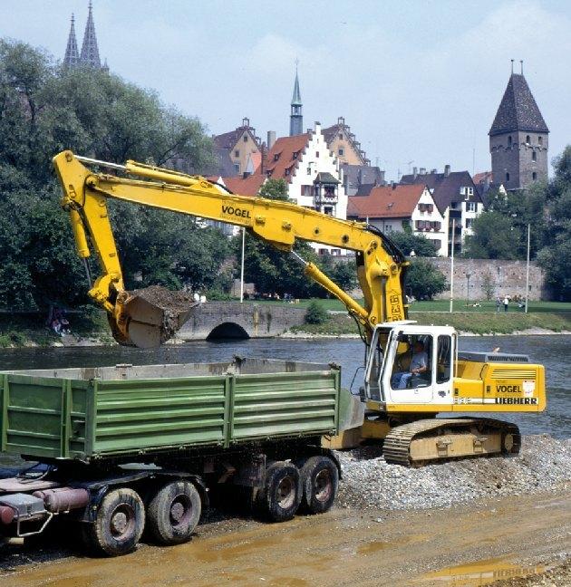 Actual product image Liebherr - Die Erfolgsgeschichte der Hydraulikbagger 1 (German, Rainer Volkwein, Ulf Böge, 2019)