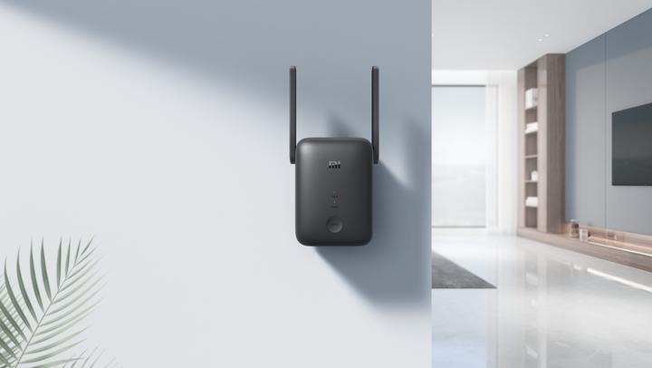 Actual product image Xiaomi Mi WiFi Range Extender AC1200 (867 Mbit/s, 300 Mbit/s)