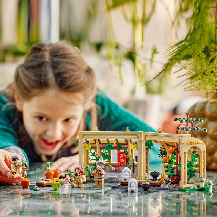 Produktbild LEGO Schloss Hogwarts: Kräuterkundeunterricht (76445, LEGO Harry Potter)