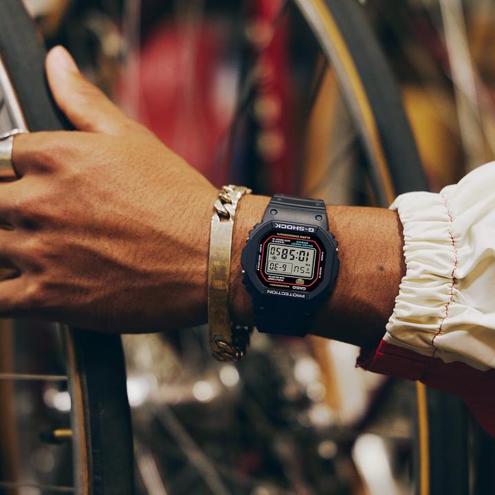 Image du produit Casio DW-5600RL-1ER (Montre numérique, 43 mm)