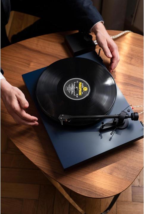 Actual product image Pro-Ject Debut Carbon Evo (Manual)