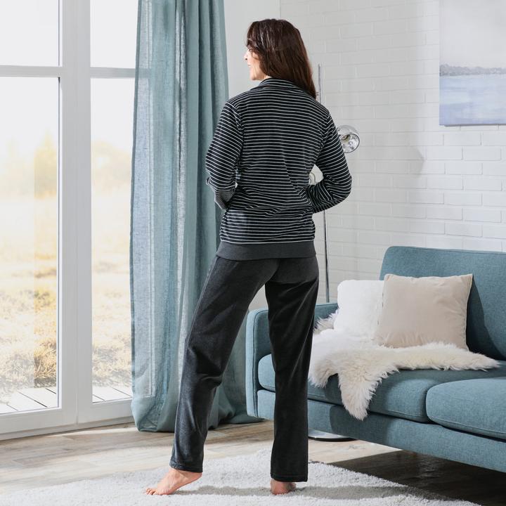 Actual product image Erwin Müller Ladies' Leisure Suit (50)