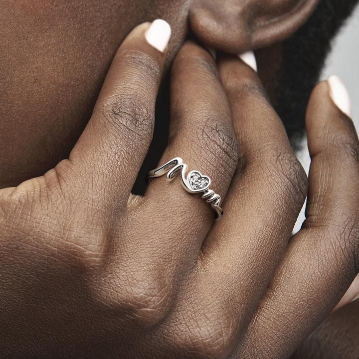 Actual product image Pandora Mum Pavé Heart Ring (52, 925 Silver)