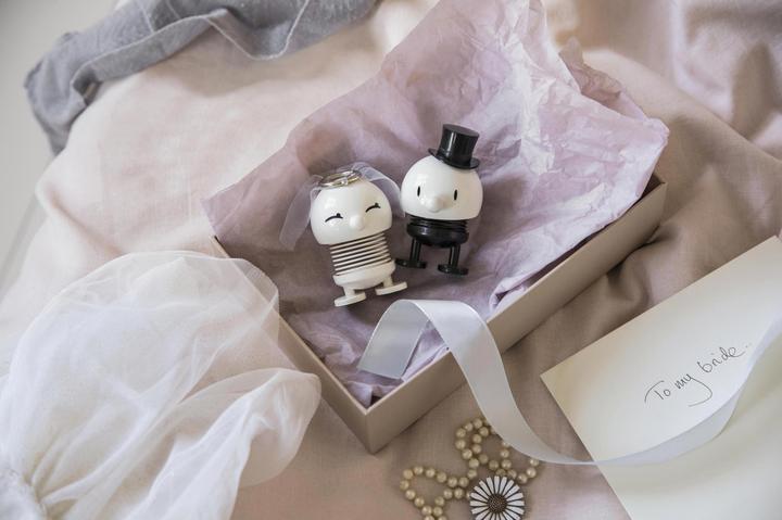 Actual product image Hoptimist Bride & Groom (10 x 7.5 x 15 cm)