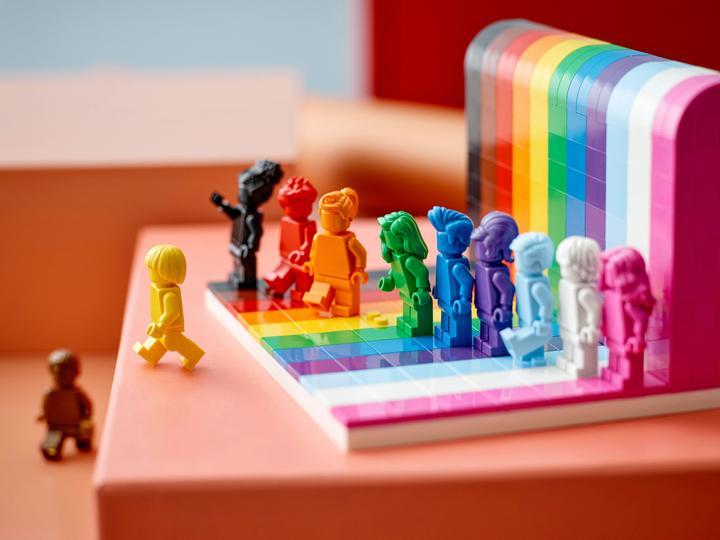 Actual product image LEGO Everyone is special (40516, LEGO Architecture, LEGO Rare Sets)