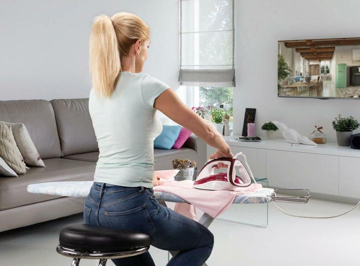 Actual product image Gorenje SIH3000RBC Steam Iron Ceramic Ironing Sole (3000 W, 250 g/min)