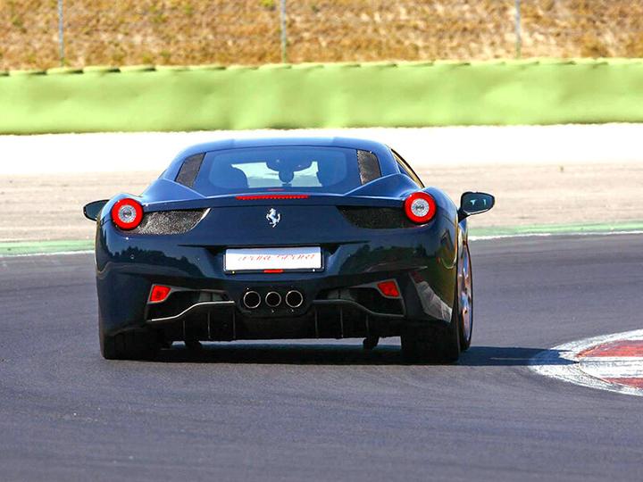 Actual product image Smartbox Adrenalin on the track of the Vairano Circuit: 2 laps at the wheel of a Ferrari F458 Italia (1 pers.)