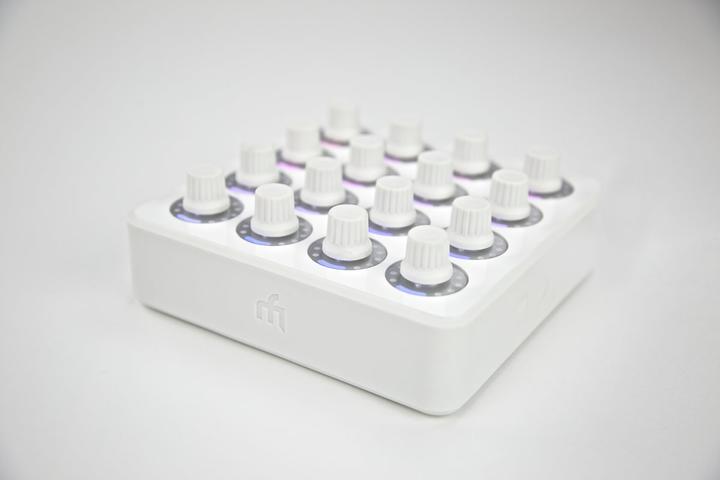 Image du produit DJTechTools Midi Fighter Twister Blanc (Contrôleur)