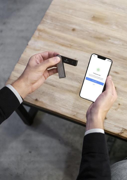 Image du produit Ledger Nano X - Noir onyx (Lithécoïne, Zcash, Se dépêcher, Bitcoin, Vertcoin, Neo, éther, Ubiq, Ethereum Classic, Bitcoin cash, Stellaire, Komodo)